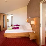 Haus Central 4*