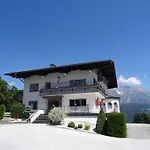 Casa de hóspedes Haus 4*