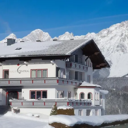 豪斯中央旅馆 斯拉德明