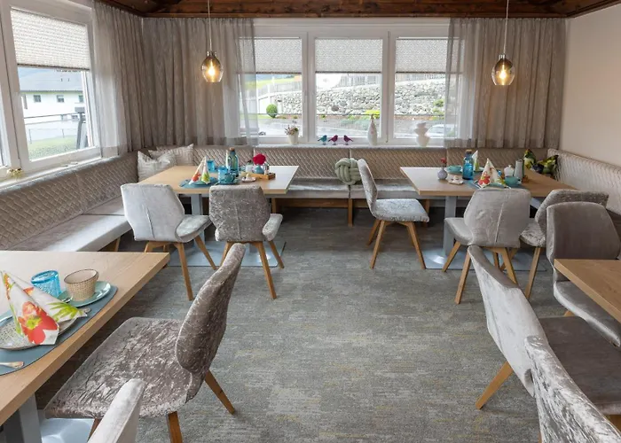 豪斯中央旅馆 4* 斯拉德明